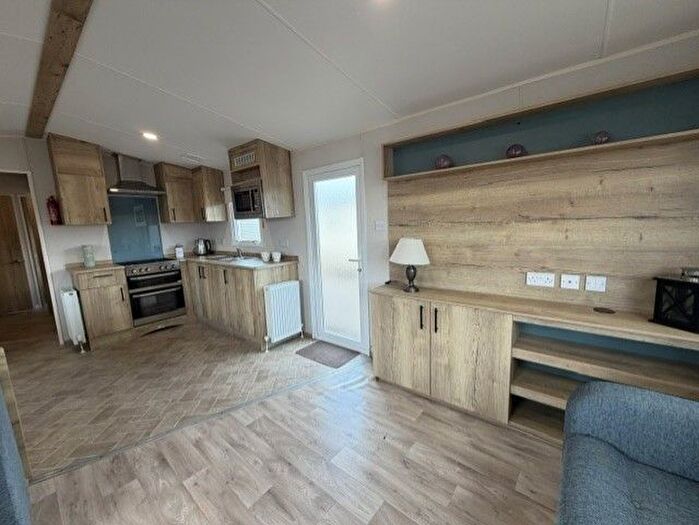 3 Bedroom Park Home For Sale In Chichester Lakeside Holiday Park, Vinnetrow Rd Chichester, PO20