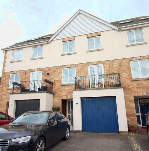 5 Bedroom House To Rent In Willowherb Close, Chatham, ME4