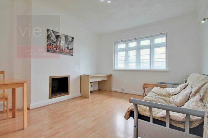 2 Bedroom Flat To Rent In Old Kent Road, London, SE1