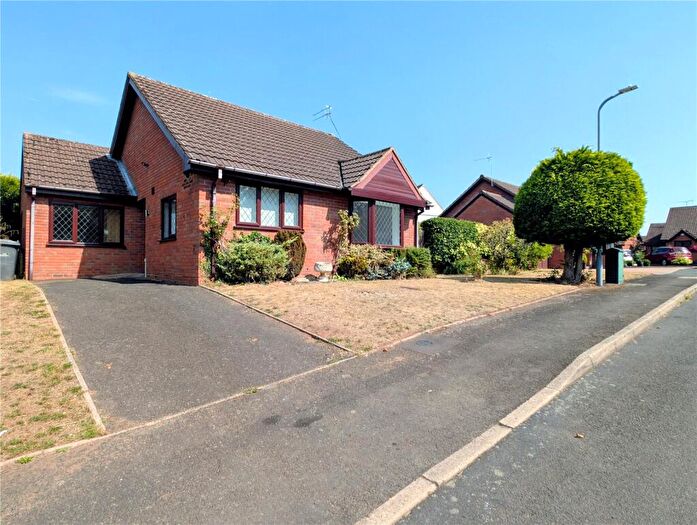 3 Bedroom Bungalow For Sale In Greaves Gardens, Kidderminster, Worcestershire, DY11