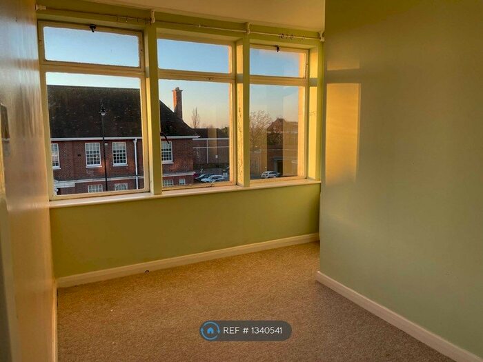 2 Bedroom Flat To Rent In Arena House, Letchworth Garden City, SG6