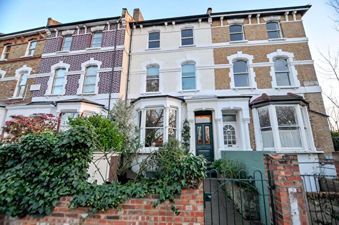 5 Bedroom Terraced House For Sale In Stoke Newington Common, N16