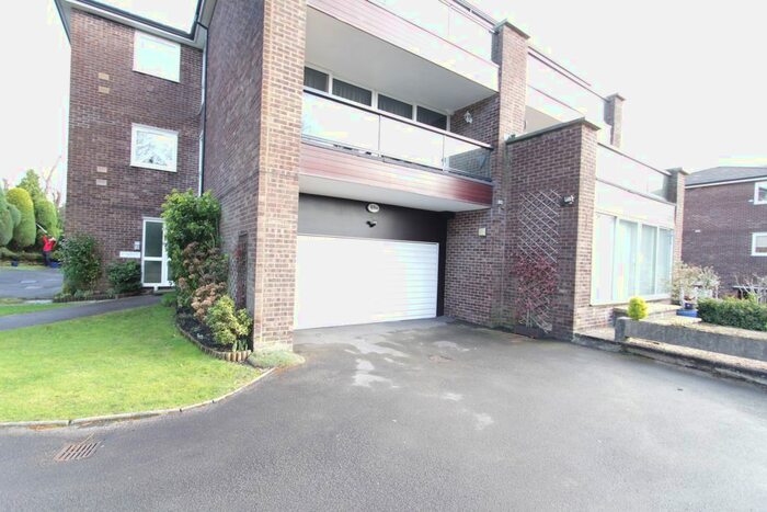 3 Bedroom Flat To Rent In Southbourn Court, Drury Lane, Dore, S17