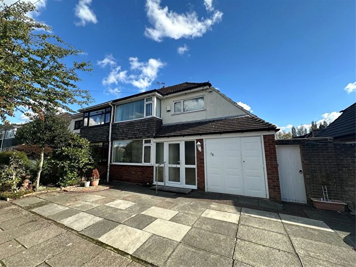 3 Bedroom Semi-detached House For Sale In Lynton Crescent, Widnes, Cheshire, WA8