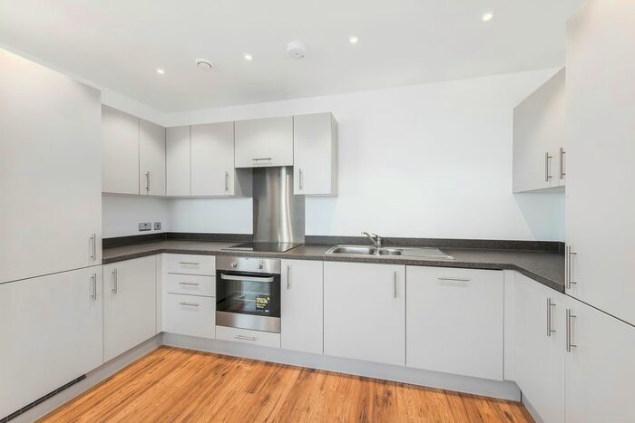 2 Bedroom Flat To Rent In Stylus Place, Hayes, UB3