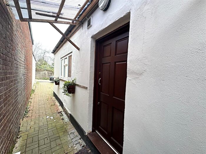 1 Bedroom Flat To Rent In Blackbird Hill, London, NW9