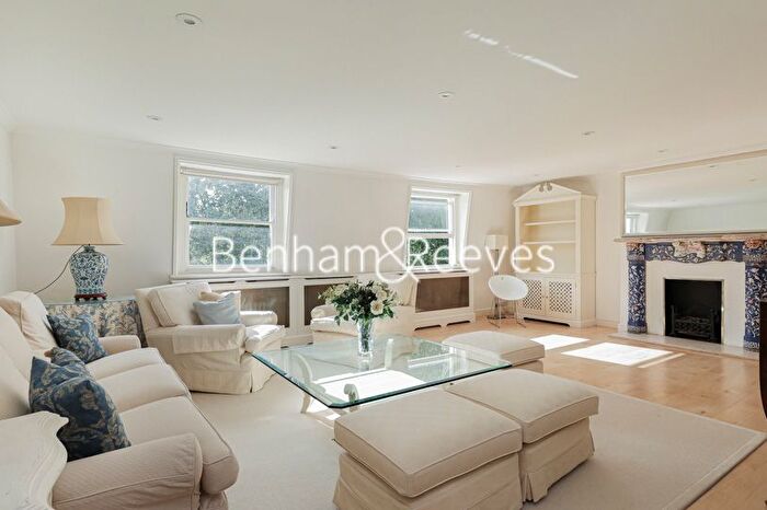 3 Bedroom Flat To Rent In Onslow Square, South Kensington, SW7