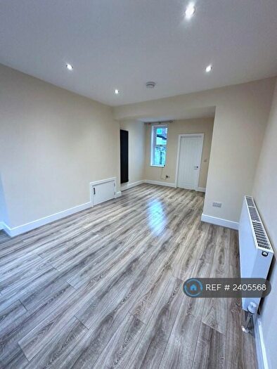 2 Bedroom Terraced House To Rent In Regent Avenue, Harrogate, HG1