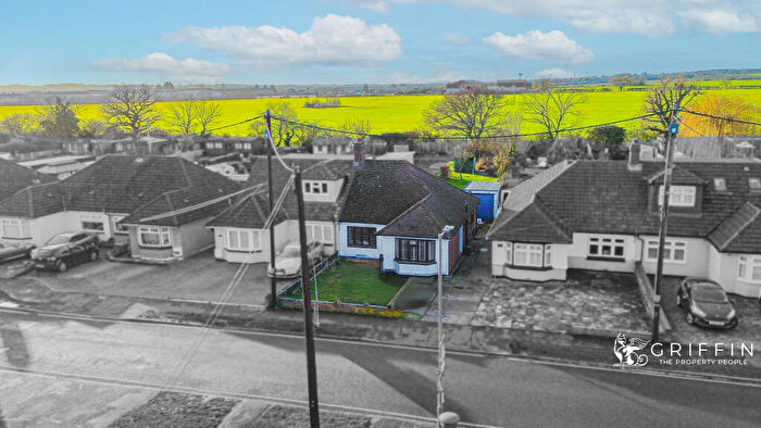 2 Bedroom Semi Detached House For Sale In Thorndon Avenue, West Horndon, CM13