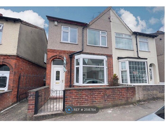 3 Bedroom Semi-Detached House To Rent In Somersall Street, Nottinghamshire, NG19