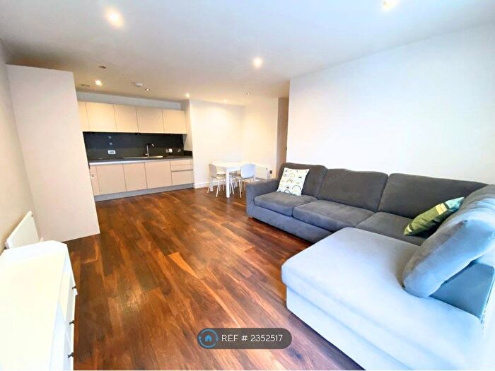 2 Bedroom Flat To Rent In Block C Wilburn Basin, Salford, M5