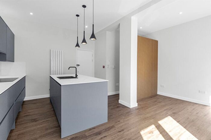 1 Bedroom Flat To Rent In Saville Road, E16