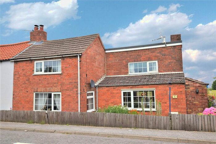 3 Bedroom Semi-Detached House For Sale In White Pit Way, Swaby, LN13