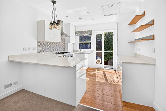 2 Bedroom Apartment To Rent In Melgund Road, Highbury, N5