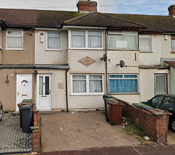 3 Bedroom Terraced House To Rent In First Avenue, Dagenham, RM10