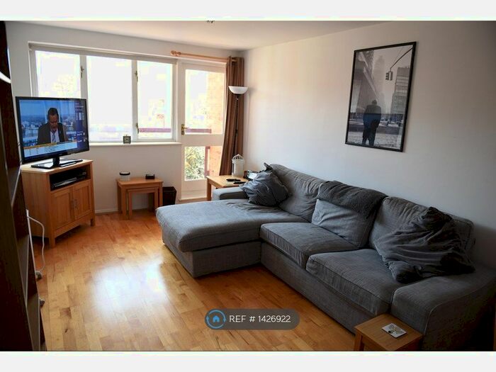 2 Bedroom Flat To Rent In Jarret House, London, E3