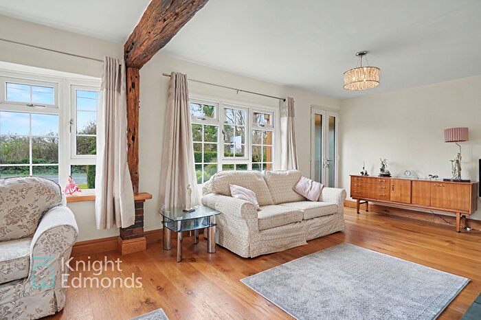 4 Bedroom Detached House For Sale In Headcorn Road, Biddenden, TN27
