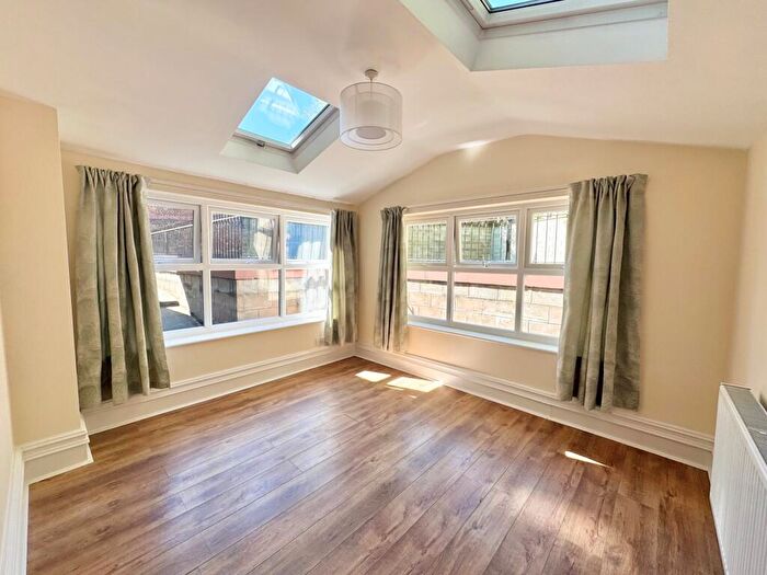 1 Bedroom Apartment To Rent In Ullet Road, L17
