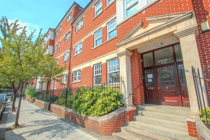 2 Bedroom Flat To Rent In Bromley Road, Catford, London, SE6