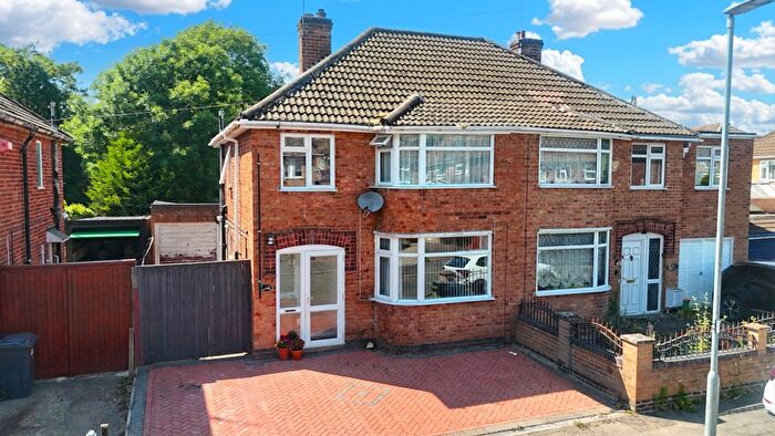 3 Bedroom Semi-Detached House For Sale In Staplehurst Avenue, Leicester, LE3