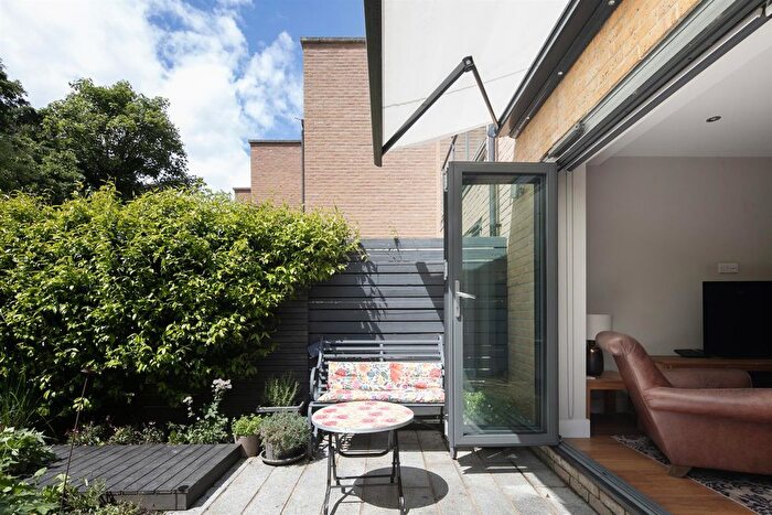 3 Bedroom Terraced House For Sale In Glenton Mews, Nunhead, SE15