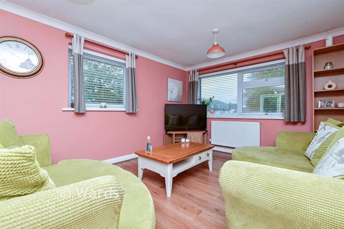 2 Bedroom Flat For Sale In Linley Road, Broadstairs, Kent, CT10