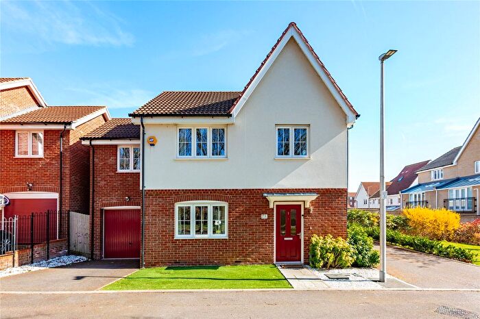 4 Bedroom Detached House For Sale In Birnam Crescent, Chigwell, IG7