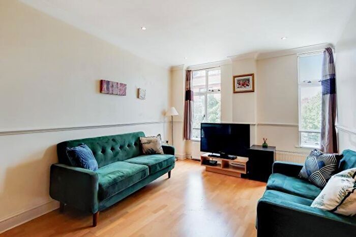 2 Bedroom Flat For Sale In Goswell Road, London, EC1V
