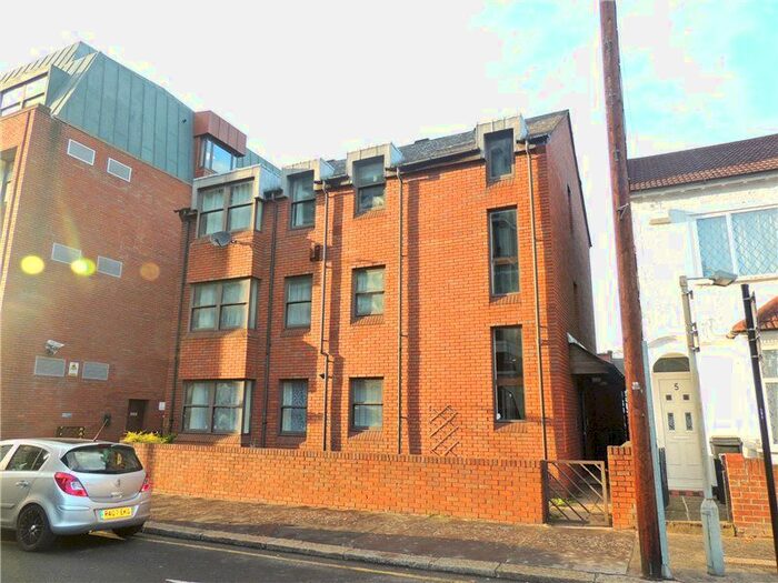 1 Bedroom Flat To Rent In Cedar Road, Addiscombe, Croydon, CR0