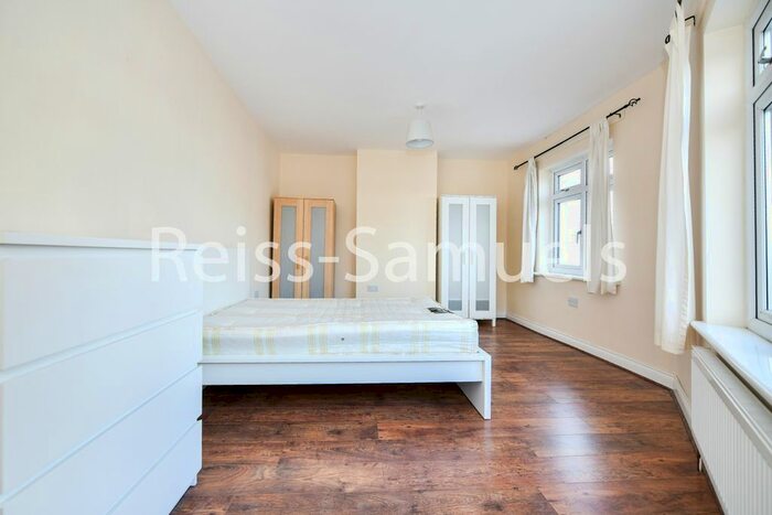 4 Bedroom Maisonette To Rent In High Street, Whitton, Twickenham, TW2