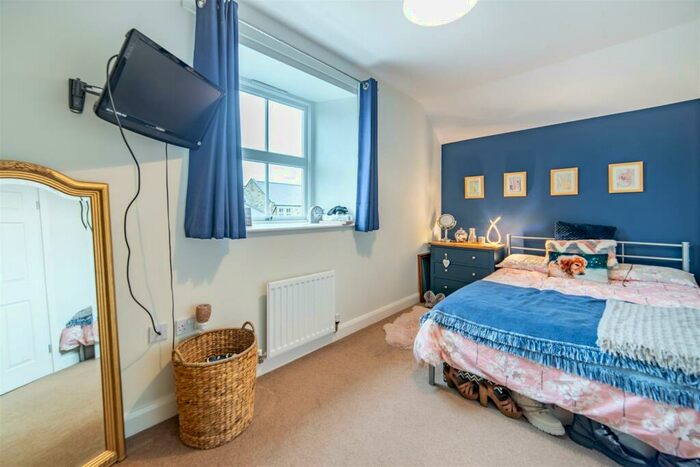 3 Bedroom Barn Conversion For Sale In East Brunton Wynd, Great Park, NE13