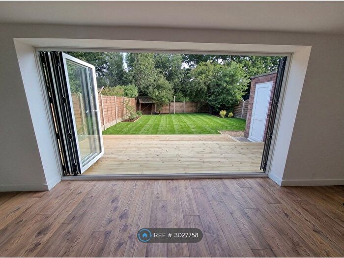 2 Bedroom Bungalow To Rent In Ninesprings Way, Hitchin, SG4