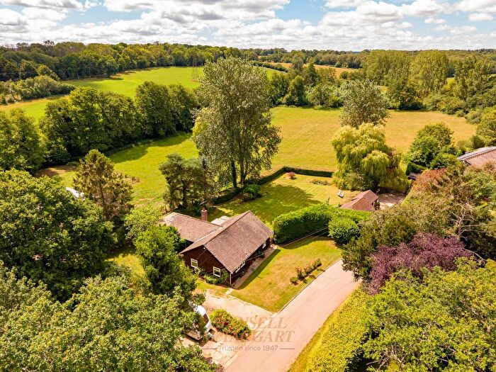 4 Bedroom Property For Sale In Butcherfield Lane, Hartfield, TN7