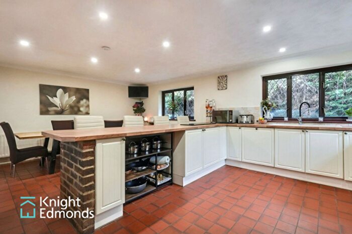 4 Bedroom Detached Bungalow For Sale In Scragged Oak Road, Detling, ME14