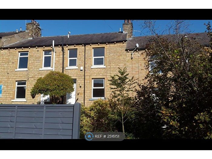 2 Bedroom Terraced House To Rent In Scholes Road, Huddersfield, HD2