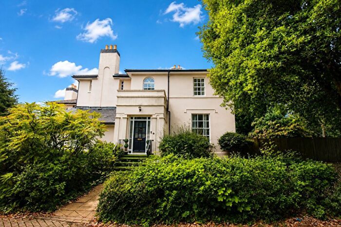 4 Bedroom Semi Detached House For Sale In The Haydens, Tonbridge, TN9
