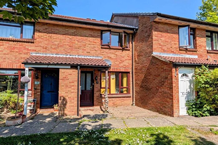 2 Bedroom House To Rent In Gatcombe, Netley Abbey, SO31