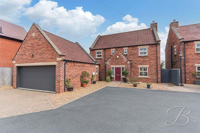 4 Bedroom Detached House For Sale In Rowthorne Lane, Glapwell, Chesterfield, S44