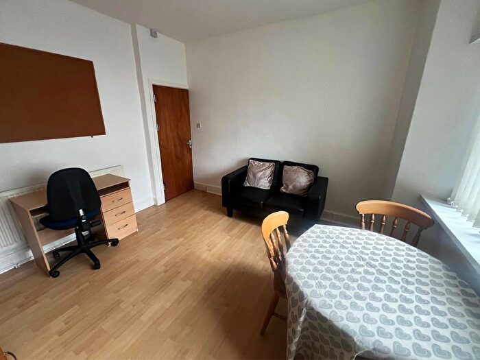 1 Bedroom Flat To Rent In Victoria Terrace, Swansea, SA1