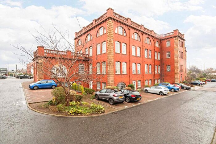 2 Bedroom Flat For Sale In Inchview Terrace, Edinburgh, EH7