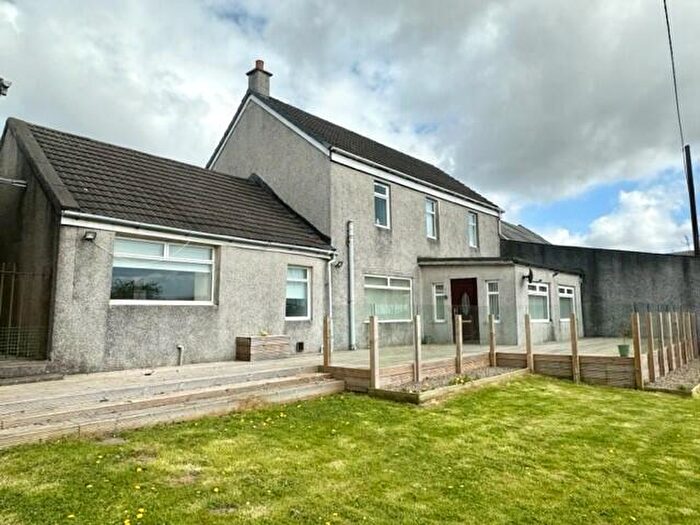 3 Bedroom Farm House To Rent In Avenuehead Road, Moodiesburn, G69