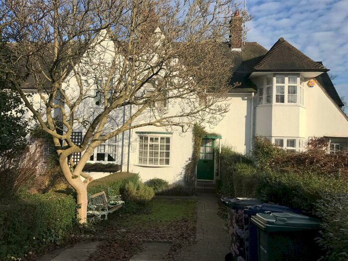 2 Bedroom Detached House To Rent In Wordsworth Walk, Hampstead Garden Suburb, NW11