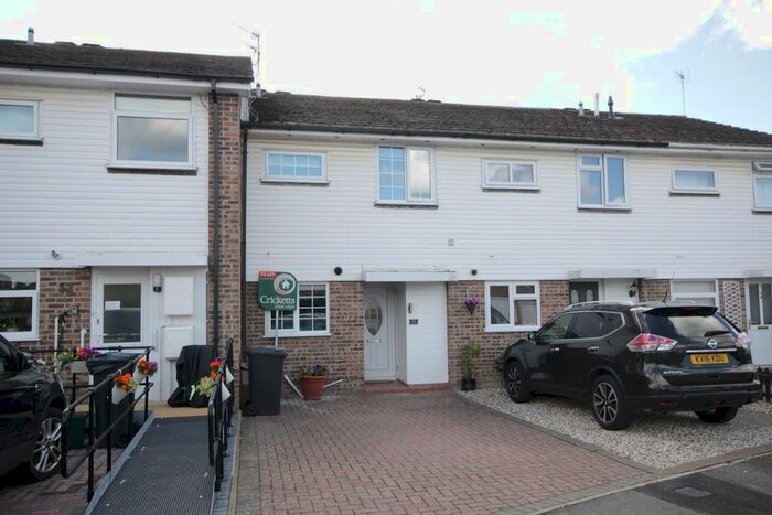 3 Bedroom Terraced House To Rent In Sutton Road, Speen, Newbury, RG14