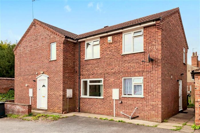 2 Bedroom End Of Terrace House To Rent In Banks Street, Horncastle, Lincs, LN9