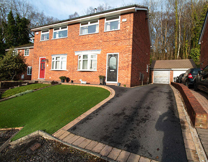 3 Bedroom Semi Detached House For Sale In Riverside Drive, Stoneclough, Manchester, M26