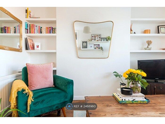 1 Bedroom Flat To Rent In Shepherds Bush, London, W12