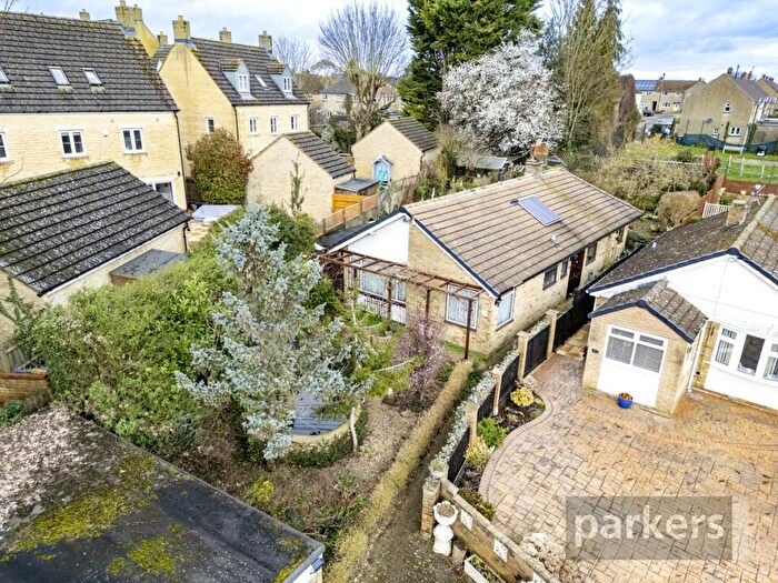 3 Bedroom Bungalow For Sale In Beech Road, Witney, Oxfordshire, OX28