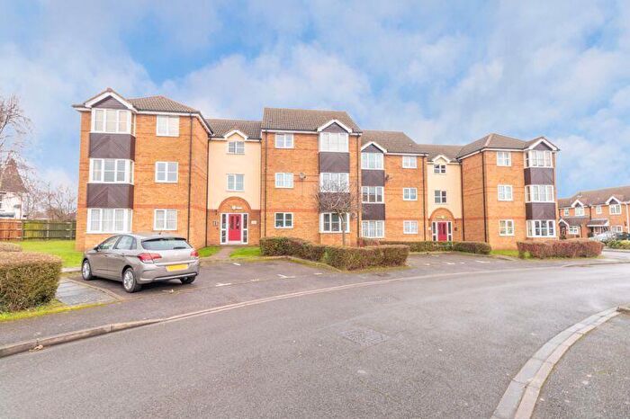 1 Bedroom Apartment For Sale In Falcon Close, Dunstable, LU6