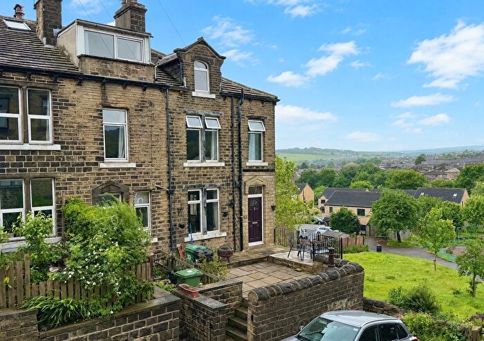 3 Bedroom End Terrace House To Rent In Spark Street, Huddersfield, West Yorkshire, HD3