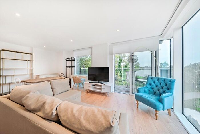 1 Bedroom Flat To Rent In Goodchild Road London, N4